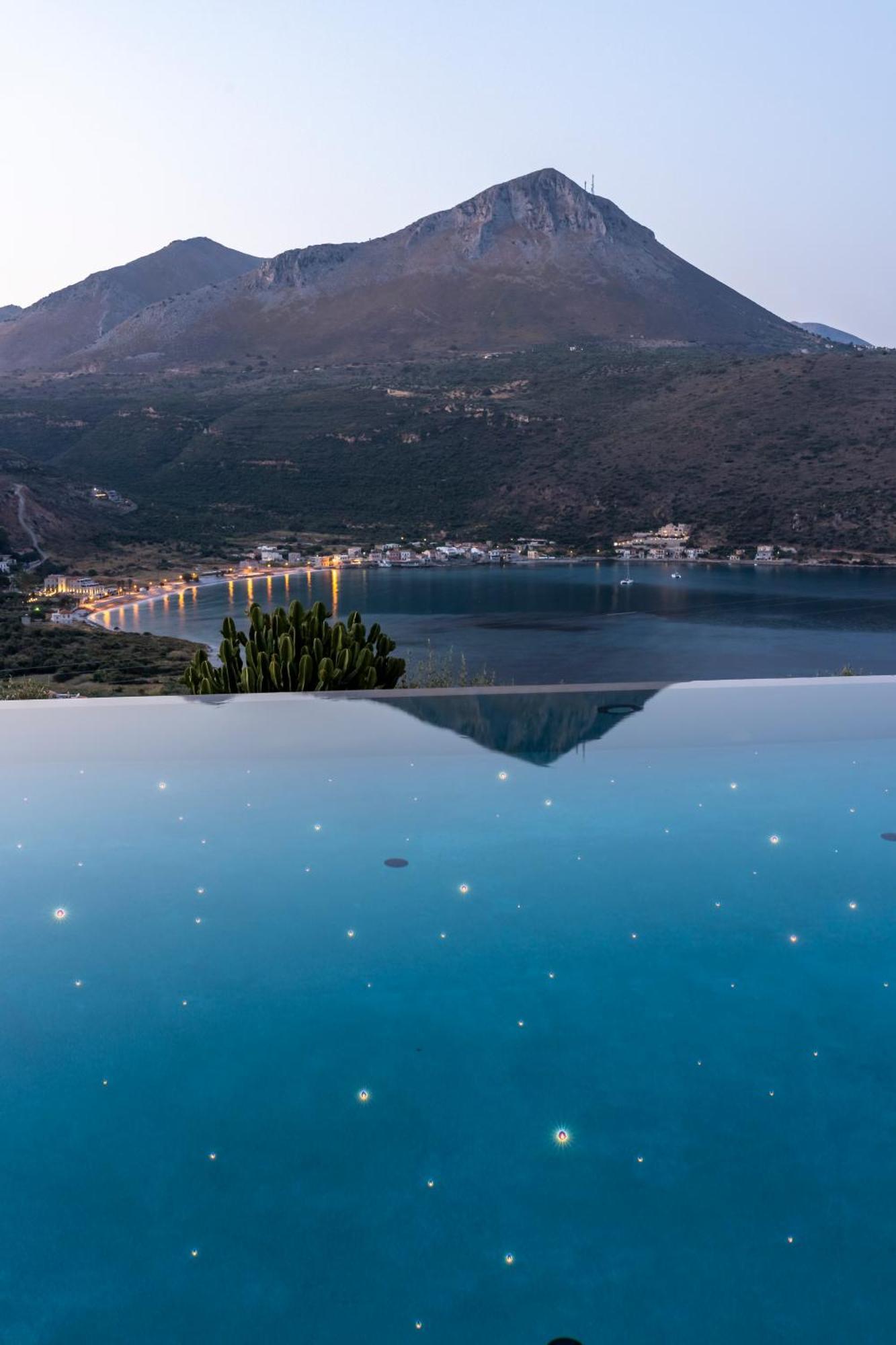 Manifest Boutique Hotel Итило Екстериор снимка